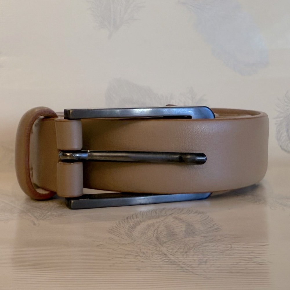 Beige genuine leather Giorgio Armani belt with gunmetal buckle  size 38 EUC